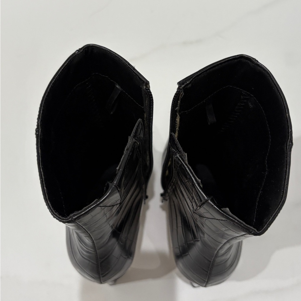 Express Women’s Black Quilted Ankle Boots Faux Leather Size 5 View 3